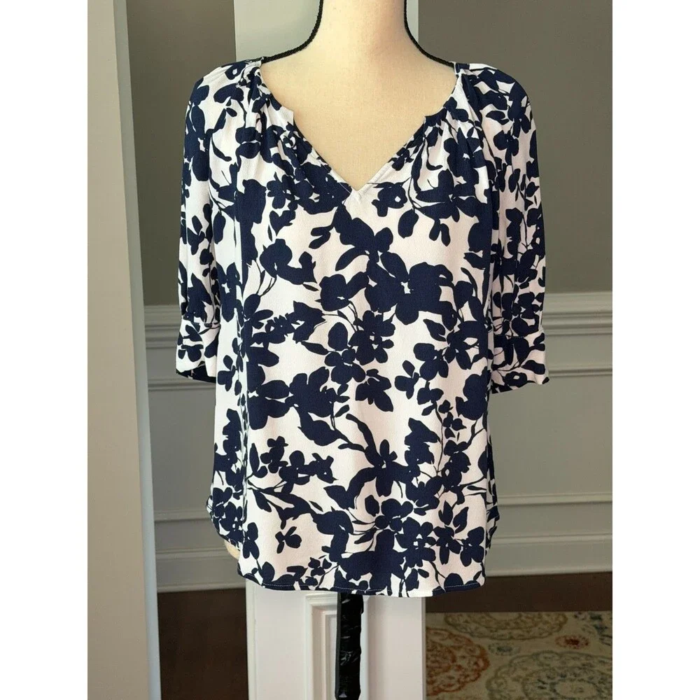 Loft Navy Blue/White Floral Top w/Short Puff Sleeves Sz M
